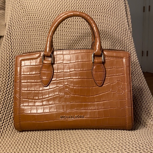 Gorgeous Michael Kors Bag!! - Picture 1 of 7